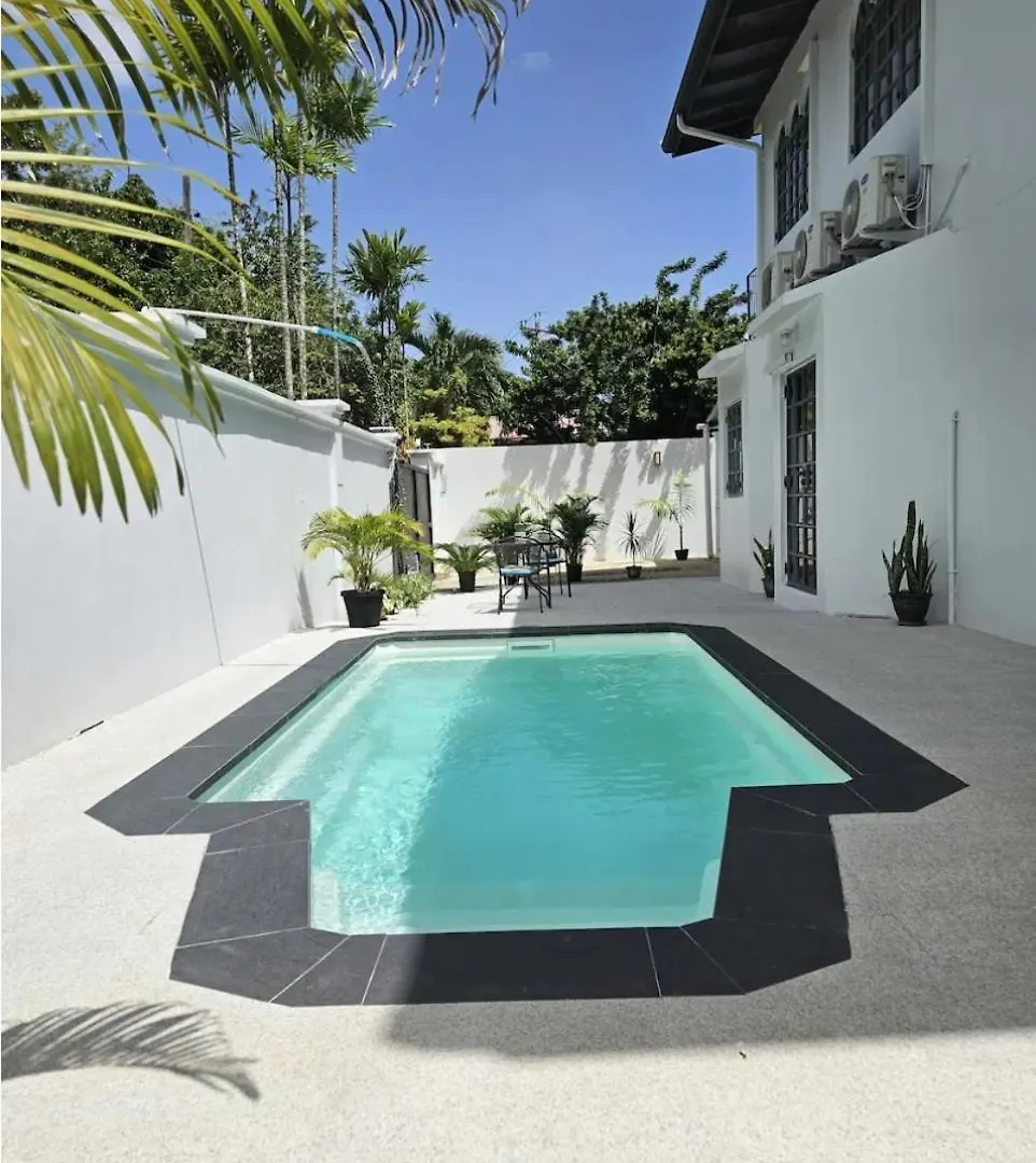 Riverside Poolside Apartment San Juan Bed & Breakfast